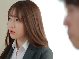 Trong một chuyến công tác, tôi đã gặp một người phụ nữ say xỉn, gợi cảm và có vòng hông nảy lửa. Tôi đẩy cô ấy xuống phòng mà không dùng bao cao su và quan hệ với cô ấy từ phía sau. Cô ấy hét lên, quan hệ mạnh bạo và xuất tinh vào trong cô ấy. Quan hệ một đêm, quan hệ với cô ấy hai lần liên tiếp. Phiên bản HD