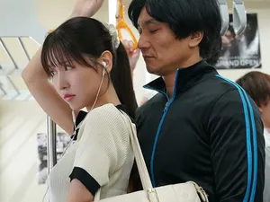 Bạn bè thay phiên nhau quan hệ với người vợ bị trói cho đến khi cả hai đều xuất tinh trên người cô ấy